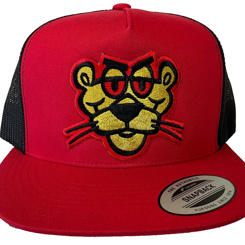 La pantera bélica gold hat red black mesh